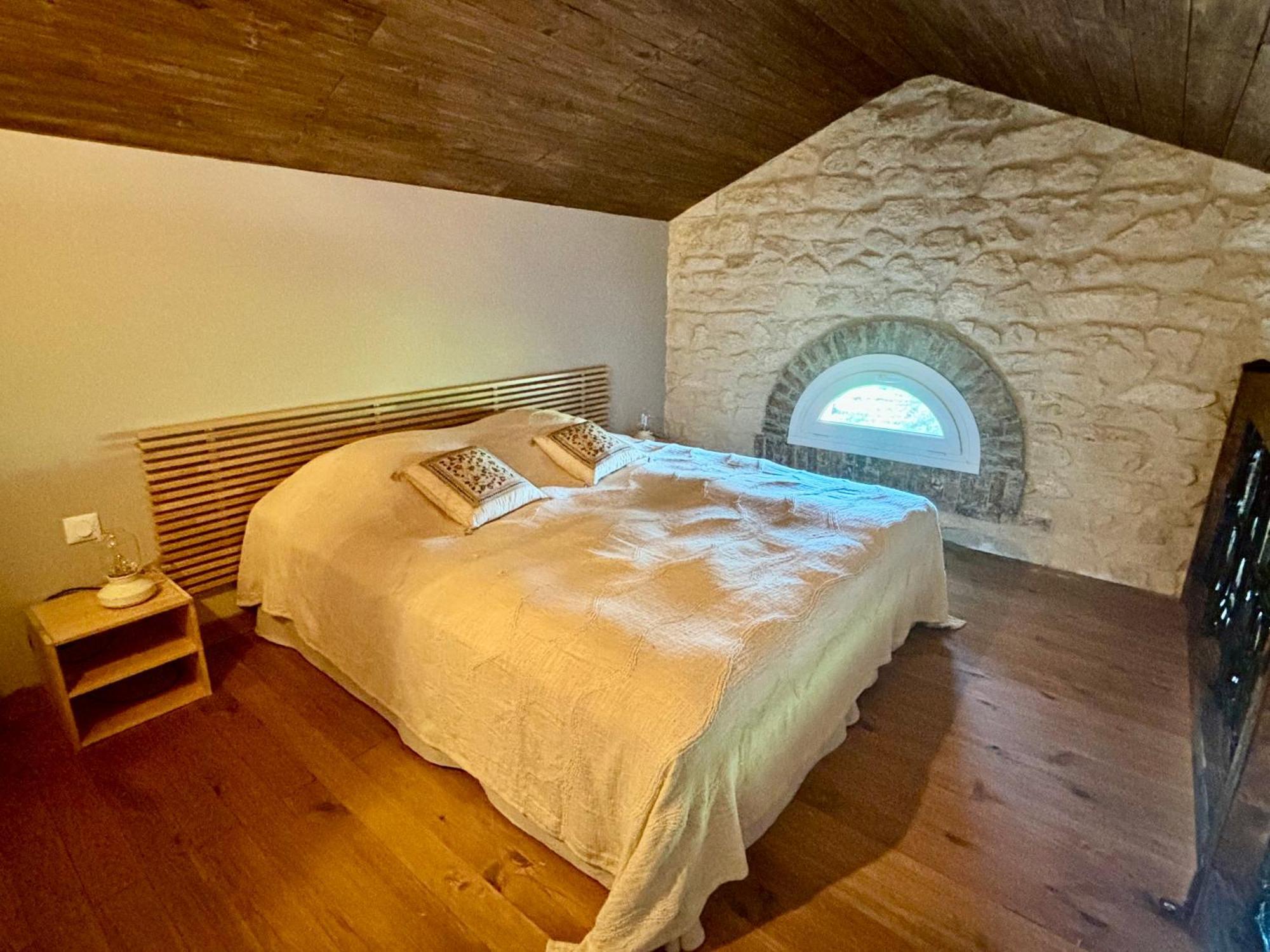 La Cave De Grand Cabane Fourques  Exterior photo