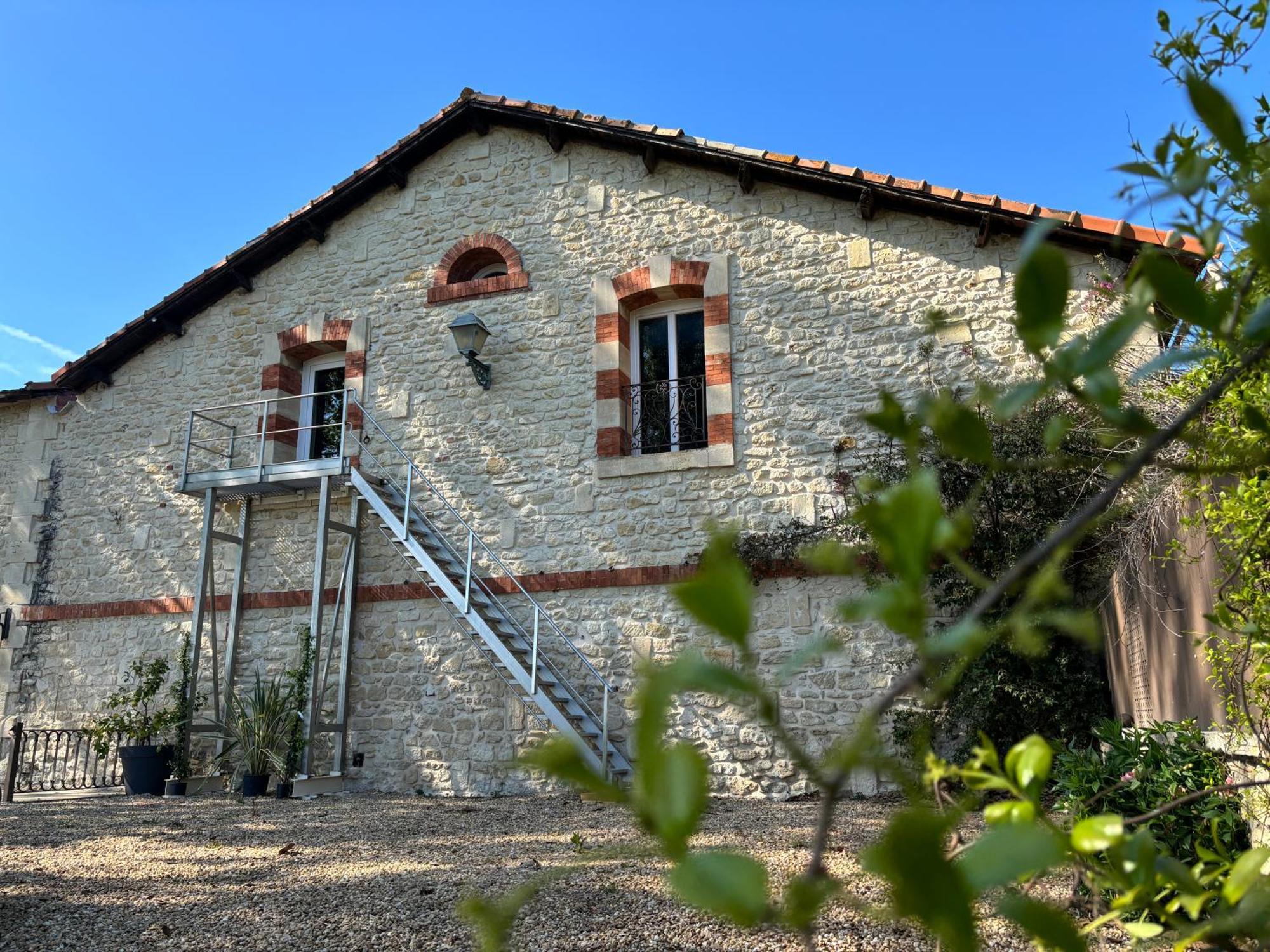 La Cave De Grand Cabane Fourques  Exterior photo